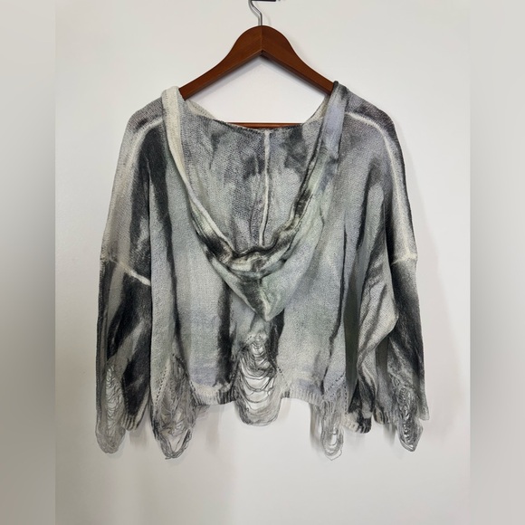 POL Greenish Gray and Cream Knit Sweater Small Lightweight Distressed NWOT - Picture 3 of 5